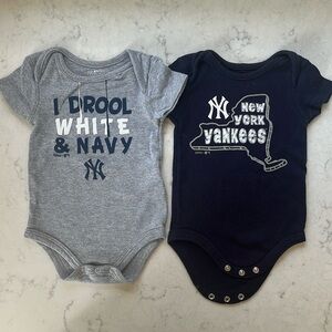 Set of two New York Yankees onesies